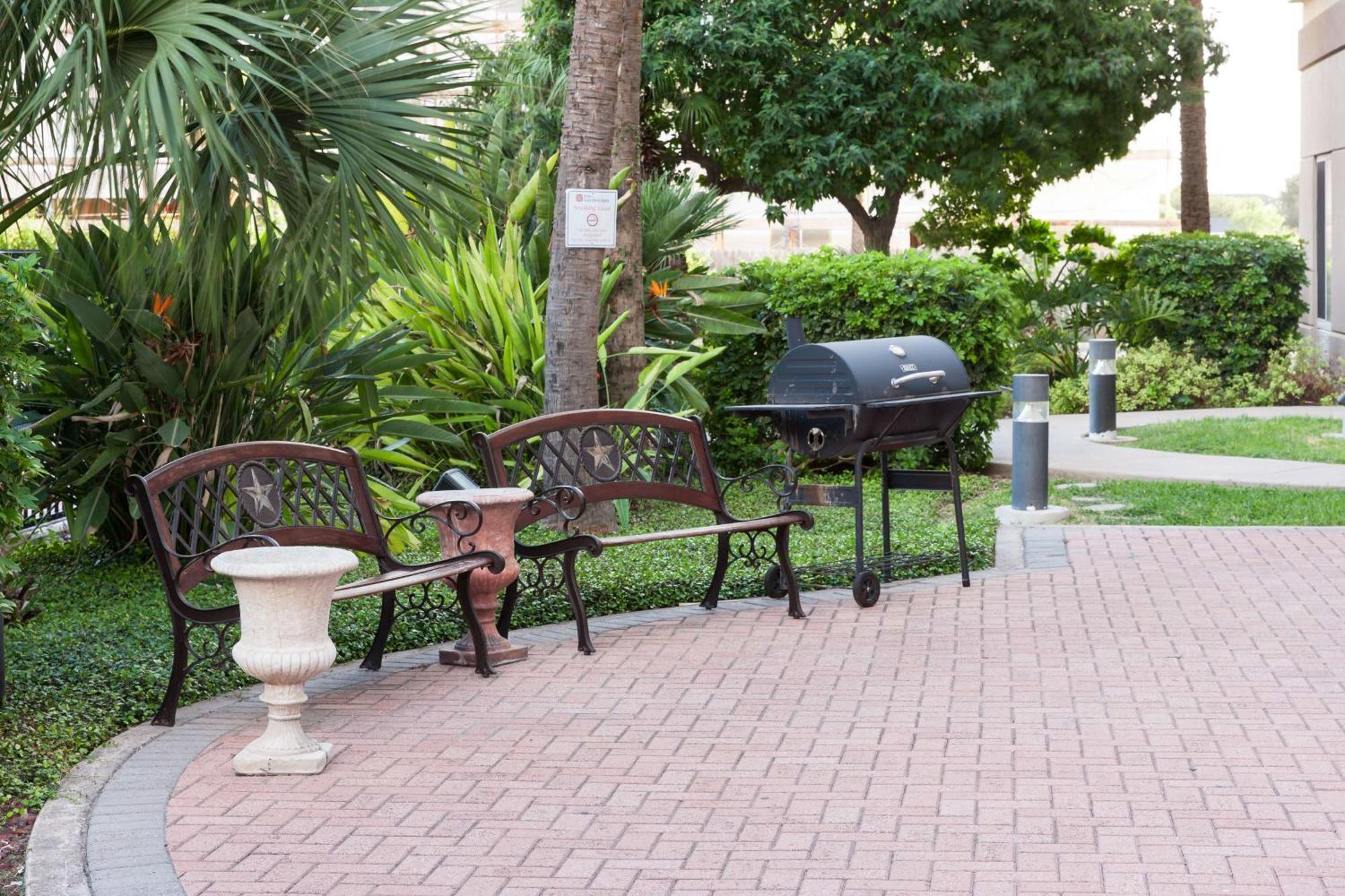 Hilton Garden Inn Mcallen Airport Exterior photo