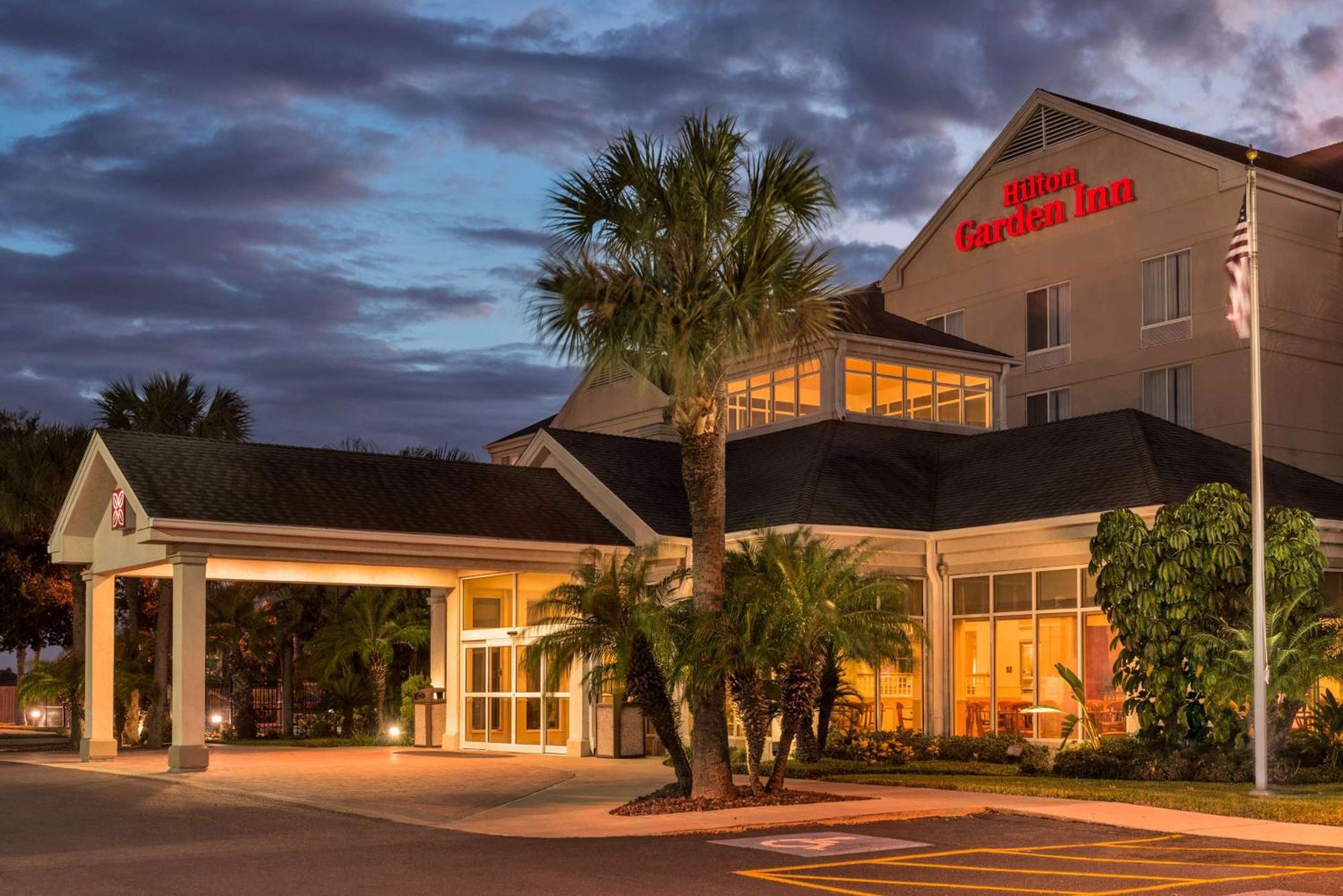 Hilton Garden Inn Mcallen Airport Exterior photo